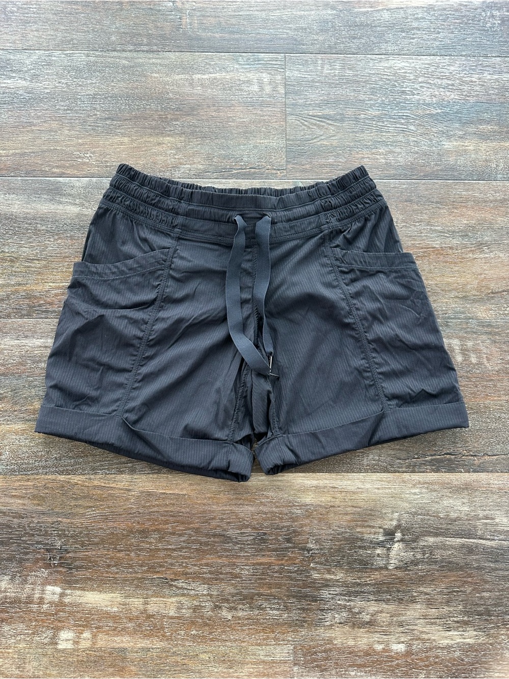 lululemon dance studio shorts size 4
